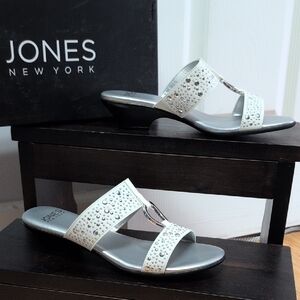 Jones New York Eanna Metallic Ornamental Embellished Double Band Sandals Size 8M